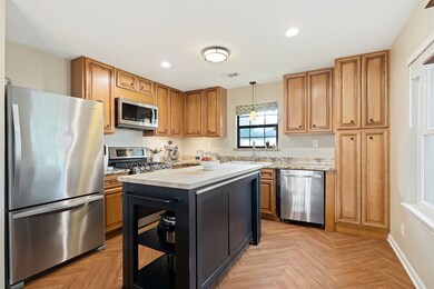 807 Judiway St, Houston, TX 77018 - photo 2