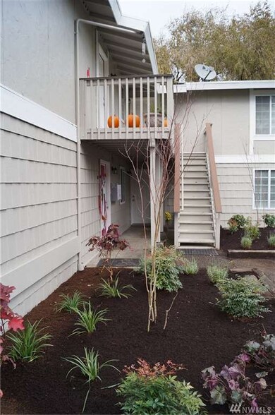 8327 29th St W, University Place, WA 98466 - photo 2