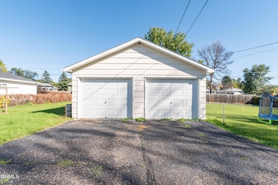 423 N 17th St, Bismarck, ND 58501 - photo 2