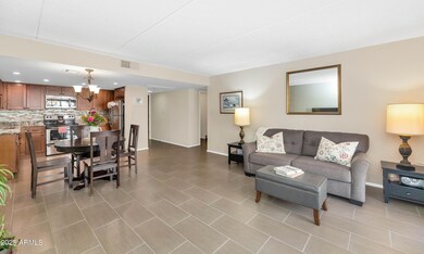 Scottsdale Shadows unit 409, Scottsdale, AZ 85251 - photo 2