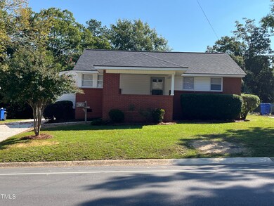 463 Mcrae Dr, Fayetteville, NC 28305 - photo 2