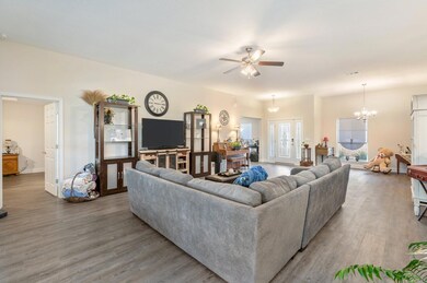 7-web-or-mls-6105 Walk Along Way-04