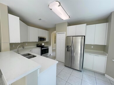 11042 NW 48th Ln, Doral, FL 33178 - photo 2