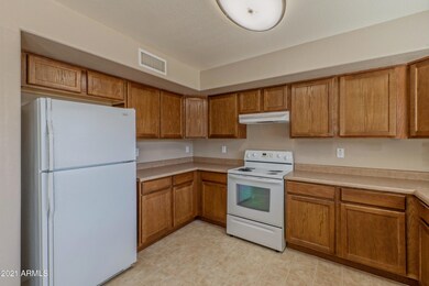 16523 W R-009-023-Kitchen 2-MLS_Size