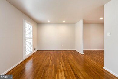 4402 Jayson Ln, Annandale, VA 22003 - photo 4