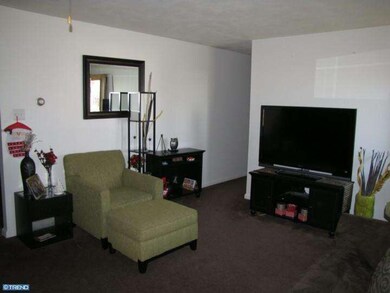 16 Betty Ln, Royersford, PA 19468 - photo 3