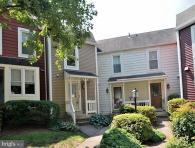 11909 Crosswind Ct, Reston, VA 20194 - photo 2