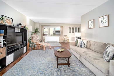 Newport Towers West unit 4G, Harrison, NY 10528 - photo 3