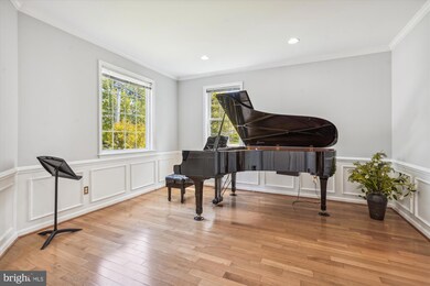 915 Lincoln Ave, Falls Church, VA 22046 - photo 3