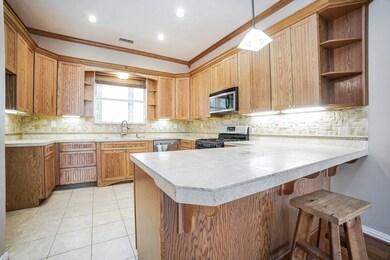 11834 Old Oaks Ln, Conroe, TX 77385 - photo 6