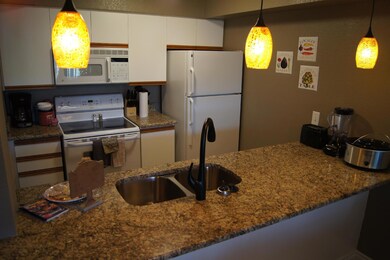 Club C 6 Kitchen