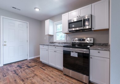 3021 W. Lincoln, Spfd, MO-8