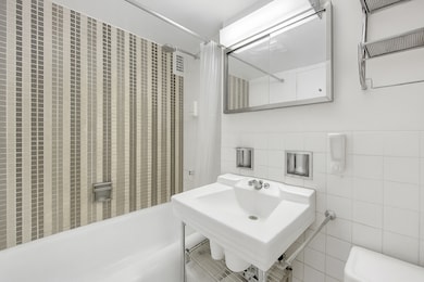 100 W 57th St unit 18I, New York, NY 10019 - photo 7