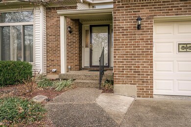 7520 Newton Dr, Louisville, KY 40228 - photo 4