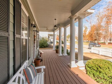 ROCKING CHAIR PORCH