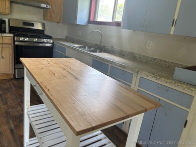 311 N Broadway St, Stigler, OK 74462 - photo 7