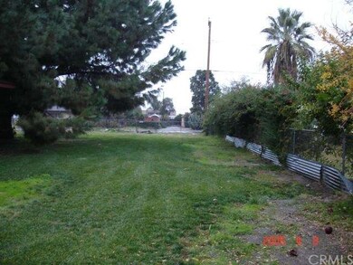 Side of Property, fenced and accessable