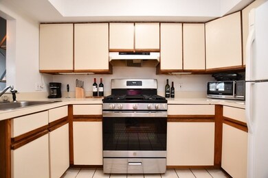 5257 Washington St unit 2, West Roxbury, MA 02132 - photo 4