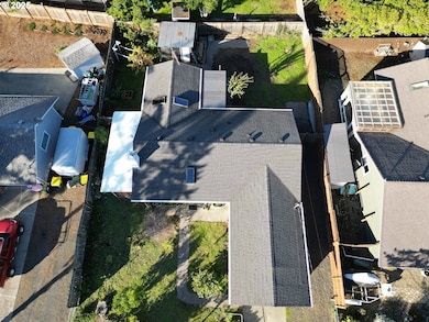 2045 19th St, Florence, OR 97439 - photo 2