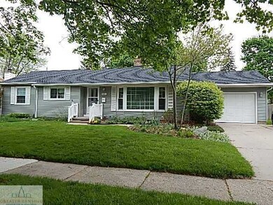 1400 Briarwood Dr, Lansing, MI 48917 - photo 2