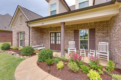 Covered fron porch