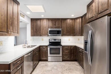 10864 W Santa fe Dr, Sun City, AZ 85351 - photo 2