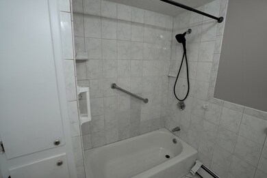 6 Hallmark Gardens unit 4, Burlington, MA 01803 - photo 4