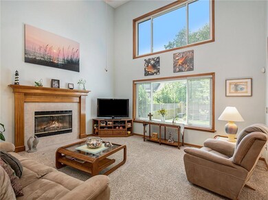 3812 SW Sandstone Dr, Lees Summit, MO 64082 - photo 3