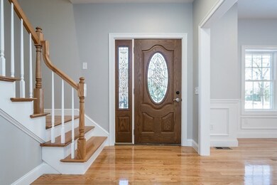 711 Salisbury St, Worcester, MA 01609 - photo 2