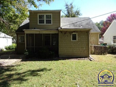 1227 SW Saline St, Topeka, KS 66604 - photo 2
