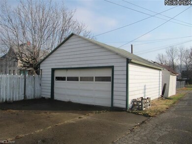 Detached Garage