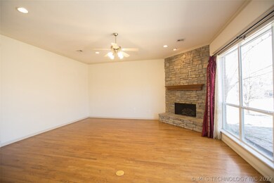 Fresh paint & tall ceilings w/crown moulding.