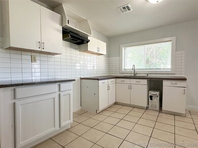 1130 S Elm St, McAlester, OK 74501 - photo 3