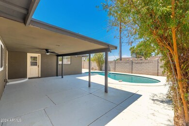 806 E 10th Dr - 36