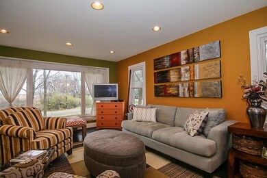 4889 Irish Ln, Fitchburg, WI 53711 - photo 3