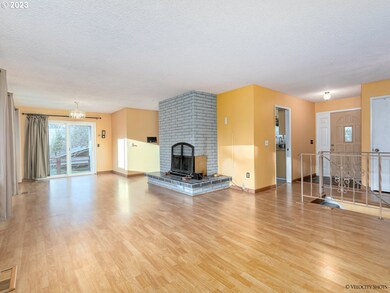Living Room/Dining Room