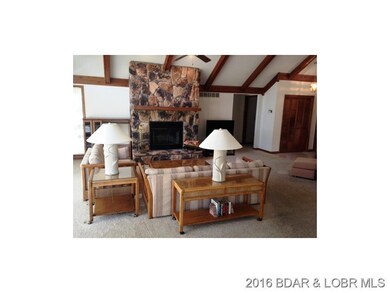 Vaulted Living w WBFP