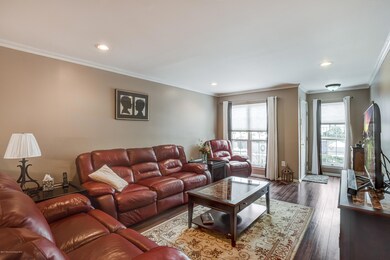 003_Living Room