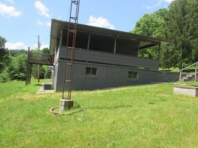 745 Blue Valley Rd SE, Lancaster, OH 43130 - photo 4