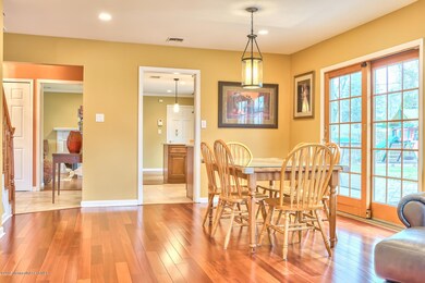 14 Crabtree Rd Matawan NJ-large-012-Livi