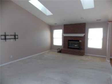 12992 Dellinger Dr, Fishers, IN 46038 - photo 7