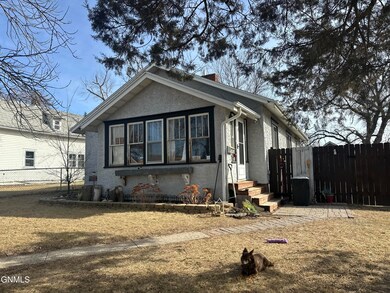 817 3rd Ave SE, Jamestown, ND 58401 - photo 3