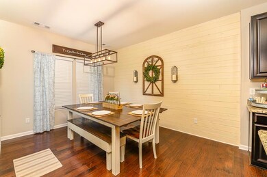Shiplap wall in the morning room 