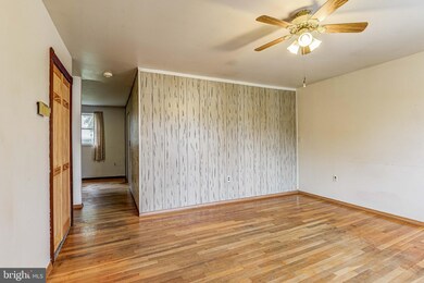 3339 Crumpton S, Laurel, MD 20724 - photo 5