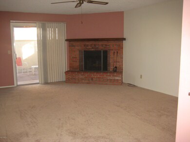 Living room w/Fireplace