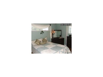 Bedroom with plenty of daylight!