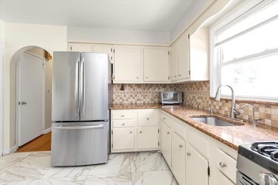 1039 Elizabeth St, Baldwin, NY 11510 - photo 6