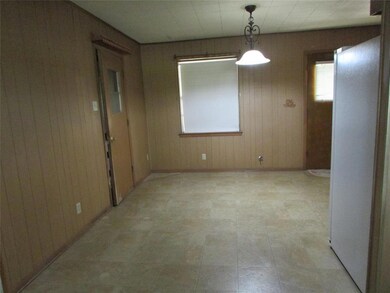 304 S Garrett Ave, Ennis, TX 75119 - photo 6