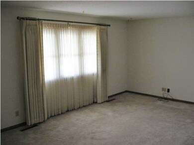 Create new memories in this 19' X 13' LARGE living