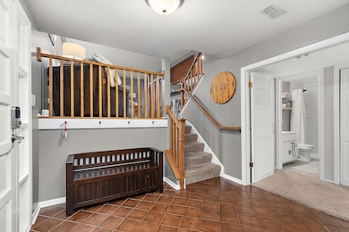 2231 S Bradford Dr, Wheaton, IL 60189 - photo 2